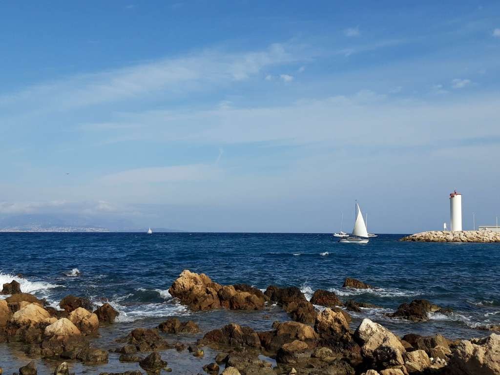 Entrée du port d'Antibes